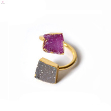 Anillo Druzy de piedra sin procesar del dedo del druso cristalino doble del oro